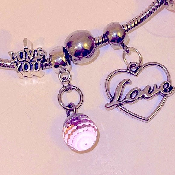 🍒 BOGO 🍒 PRICE ONLY 4/23 The “LOLA” Collection, “Psyche” Charm Bracelet - Picture 5 of 15